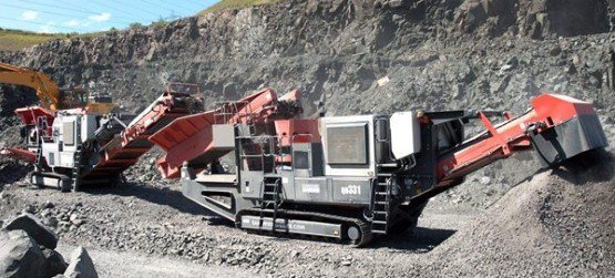 Sandvik QJ341 Mobile jaw crusher and QH331 Mobile cone crusher working in limestone